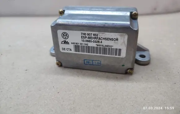 Volkswagen Touareg I ESP acceleration yaw rate sensor 7H0907652