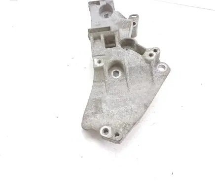 Nissan NV200 Engine mounting bracket 8200669495