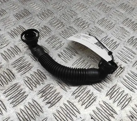 Audi Q3 F3 Breather hose/pipe 05L103493A