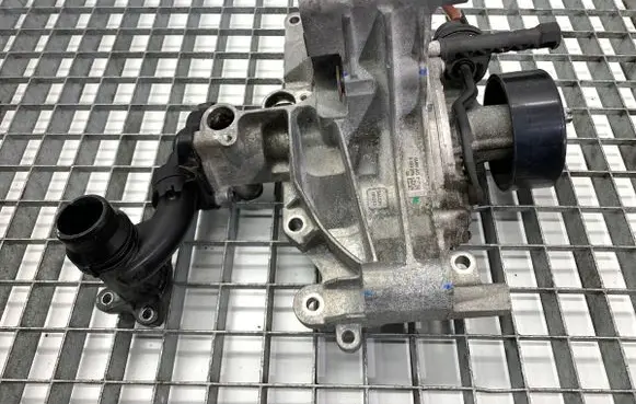 BMW 5 G30 G31 G38 Water pump 8593269