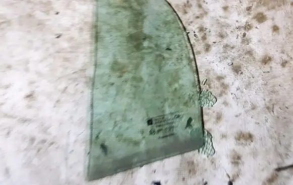 Rear vent window glass