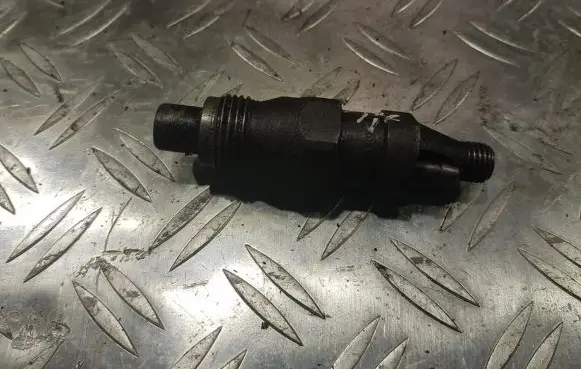 Peugeot 405 Fuel injector kca17s42