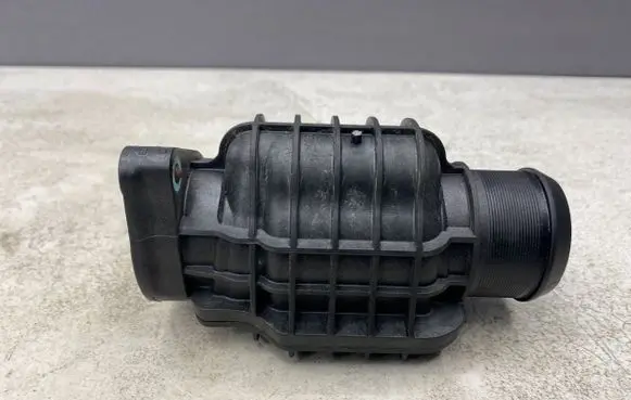 Citroen C4 Grand Picasso Intake resonator 9687261180