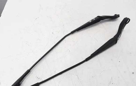 Mercedes-Benz A W169 Front wiper blade arm