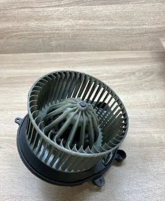 Audi A4 S4 B5 8D Heater fan/blower 8D1820021 740221233F