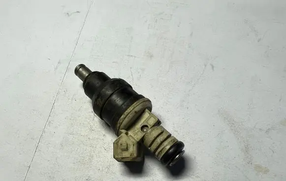 BMW 5 E34 Fuel injector 0280150716