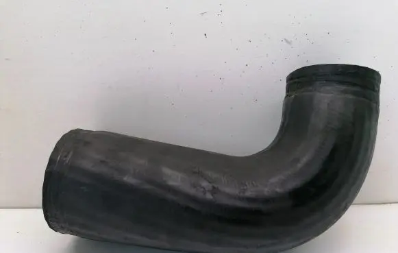 Volvo V70 Air intake hose/pipe