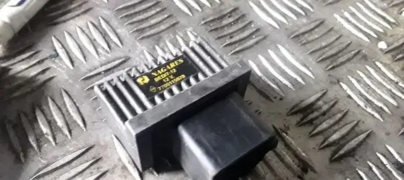 Renault Scenic I Glow plug pre-heat relay 7700115078