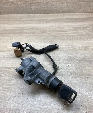 Volkswagen Golf IV Ignition lock 4B0905851C