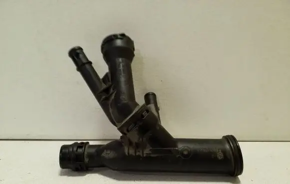 Volkswagen Tiguan Engine coolant pipe/hose 04L121026Q