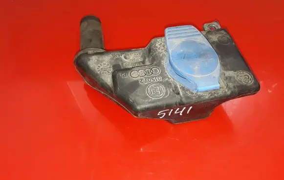 Audi A5 8T 8F Windshield washer fluid reservoir/tank 8T2955463B