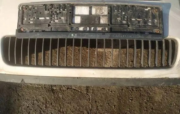 Skoda Praktik (5J8) Front bumper lower grill 