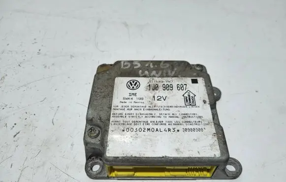Volkswagen PASSAT B5 Airbag control unit/module 1J0909607 30980308 5WK4199