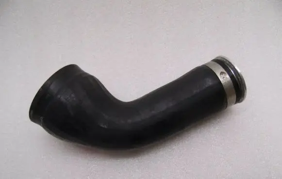 BMW 5 GT F07 Intercooler hose/pipe 7575407 13717575407