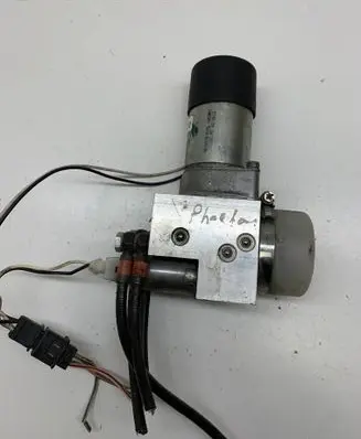 Volkswagen Phaeton Convertible roof hydraulic pump HB70074015L