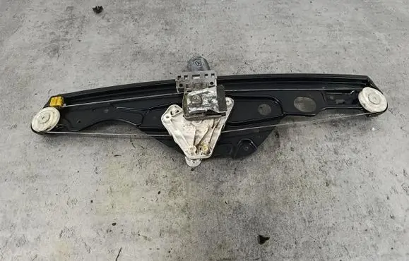 Mercedes-Benz E W211 Rear door window regulator with motor