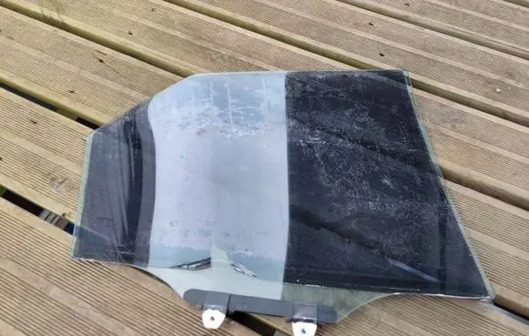 Honda Civic Rear door window glass 43R00048