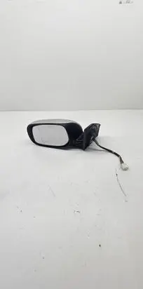 Toyota Avensis T250 Front door electric wing mirror E11020058