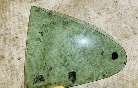 Renault Megane I Rear vent window glass 
