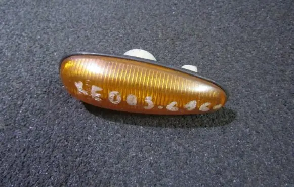 Mazda Xedos 6 Front fender indicator light 2146163