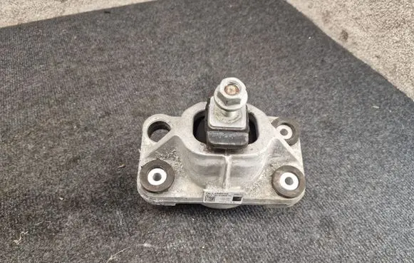 Land Rover Range Rover L405 Engine mount bracket FPLA6A003BB FPLA6A003