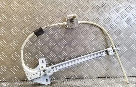 Renault Megane I Rear door manual window regulator 
