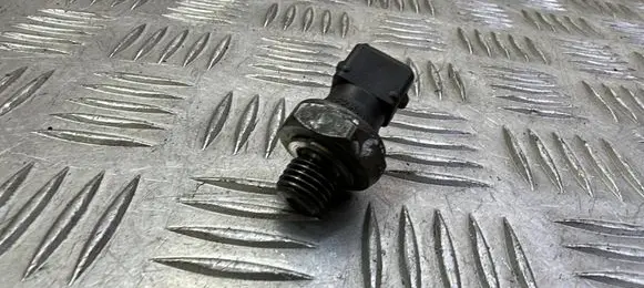 BMW X5 E70 Fuel pressure sensor 