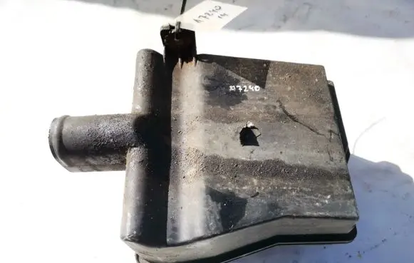 Intake resonator