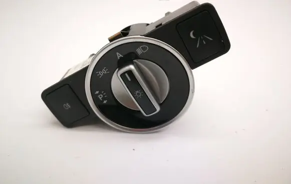 Mercedes-Benz C W204 Front seat light A2129057000