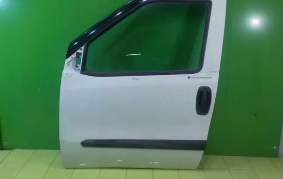 Opel Combo D Front door PRZOD 17AB101 D6893108A1B74AB09