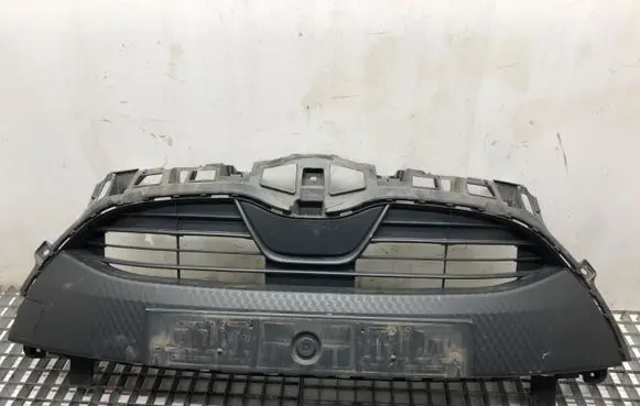 Toyota Yaris Front bumper lower grill 531110DD40