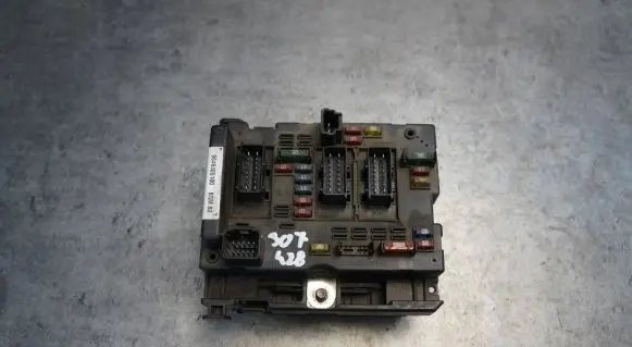 Peugeot 307 BSM Control unit 9646405180