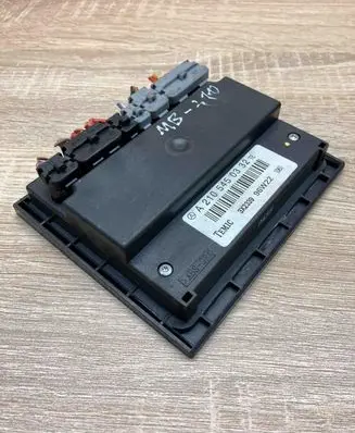 Mercedes-Benz E W210 Coolant fan relay A2105450332 3X2339