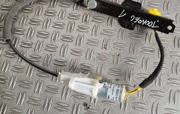 Volkswagen Touareg I Seat belt adjustment motor 602040800A 404841 091119A