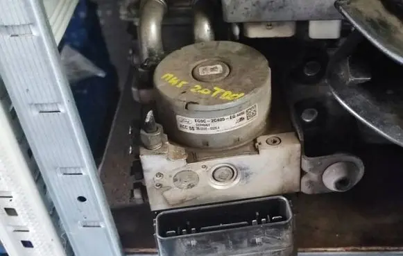 Ford Mondeo MK V ABS Pump EG9C-2C405-EG