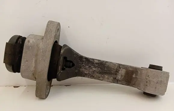 Hyundai Tucson TL Engine mount bracket 21957D3000