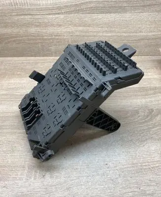 Renault Laguna I Fuse module 7703297505