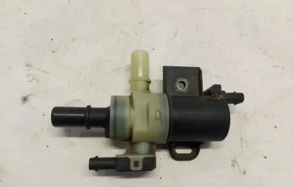 Volvo XC60 Fuel pressure sensor 32242463