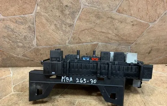 Mercedes-Benz CLS C218 X218 Fuse module 