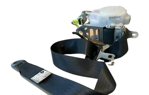 Lexus IS 220D-250-350 Front seatbelt 7M7750P 118490