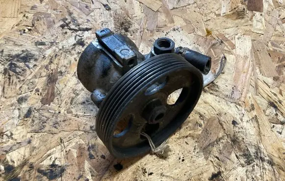 Citroen Xsara Picasso Power steering pump 9659820880