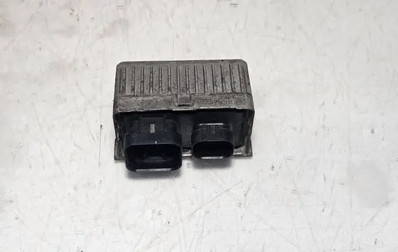 Opel Insignia A Glow plug pre-heat relay 55563423