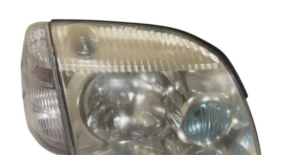 Nissan X-Trail T30 Headlight/headlamp