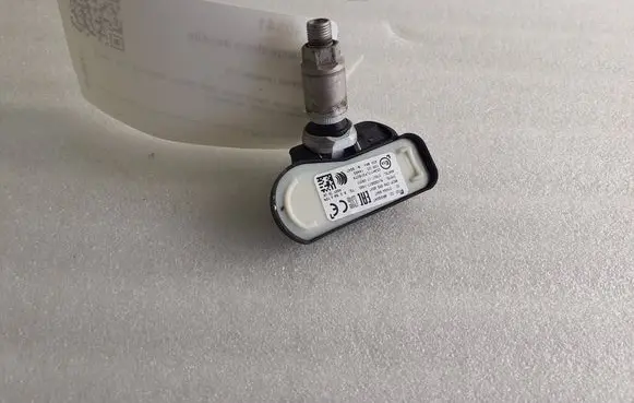 Maserati Levante Tire pressure sensor 670106084 01DB0E50