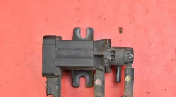Mazda 3 I Vacuum valve 9652570180