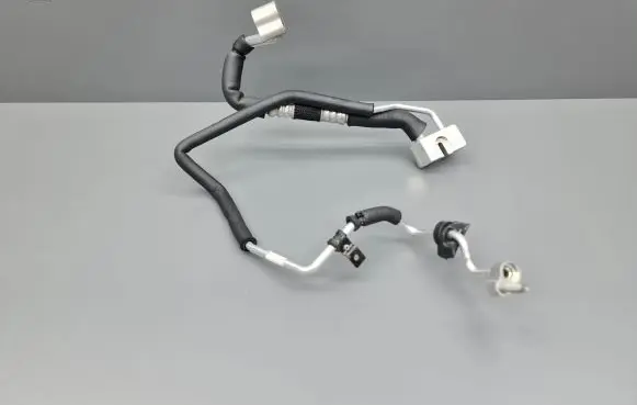 Jaguar XF X250 Air conditioning (A/C) pipe/hose