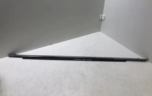 Mazda CX-5 II Rear door glass trim molding