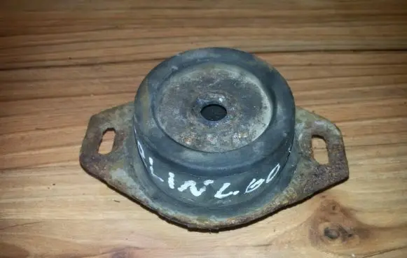 Citroen Berlingo Engine mount bracket
