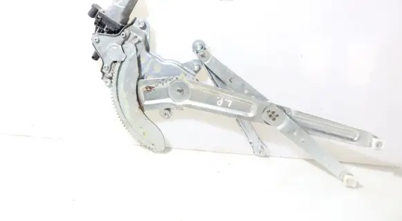 Front window lifting mechanism without motor