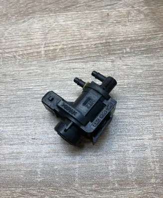 Volkswagen Golf III Turbo solenoid valve 1H0906283